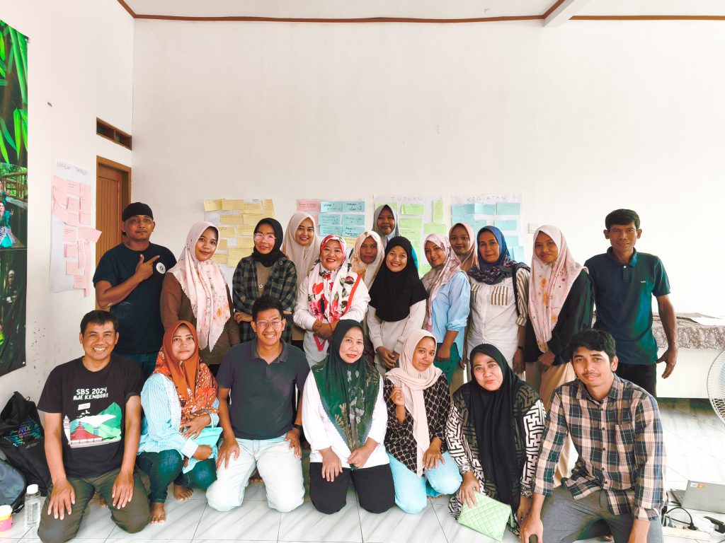 Peserta FGD Bahas Pemanfaatan Eceng Gondok dan Pemberdayaan Lingkungan
