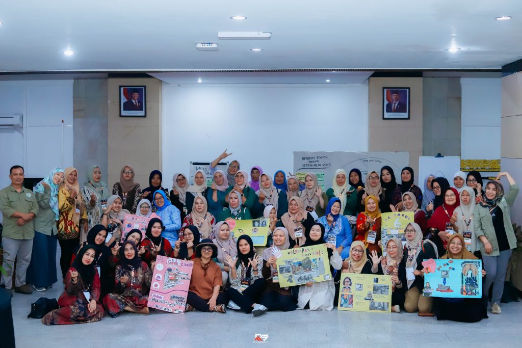Seluruh Peserta Pelatihan Penguatan Kapasitas Perempuan dalam Aksi Gender