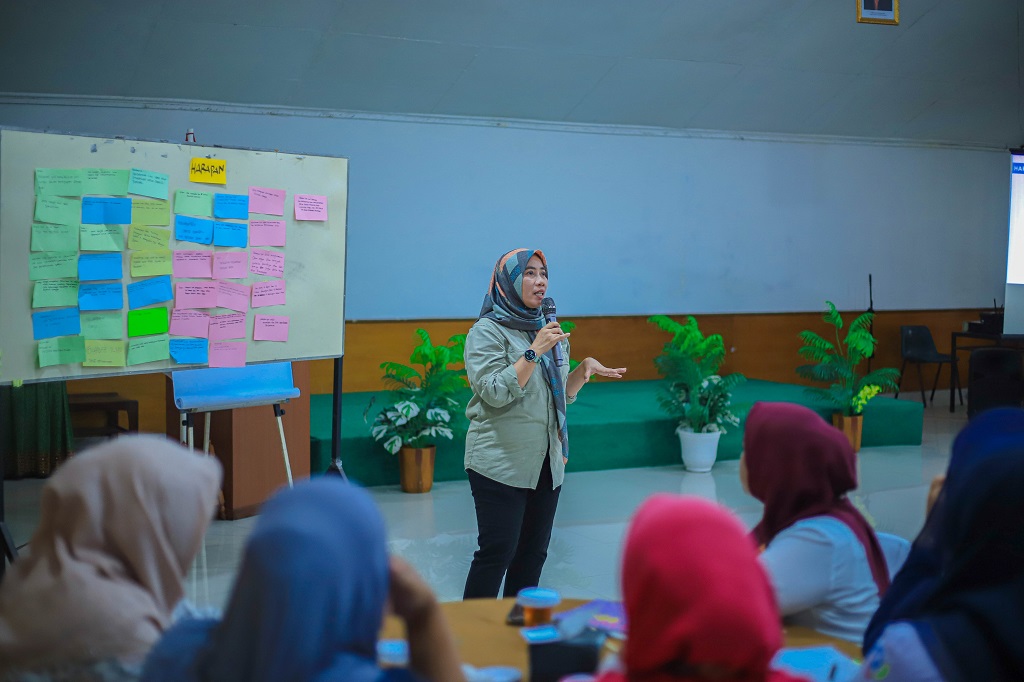 Hari pertama pelatihan diisi dengan review Vision Journey dan Pohon Keluarga Bahagia