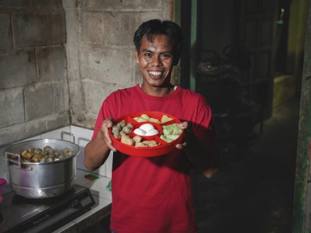 Menghasilkan Cuan dari Siomay Energi Terbarukan